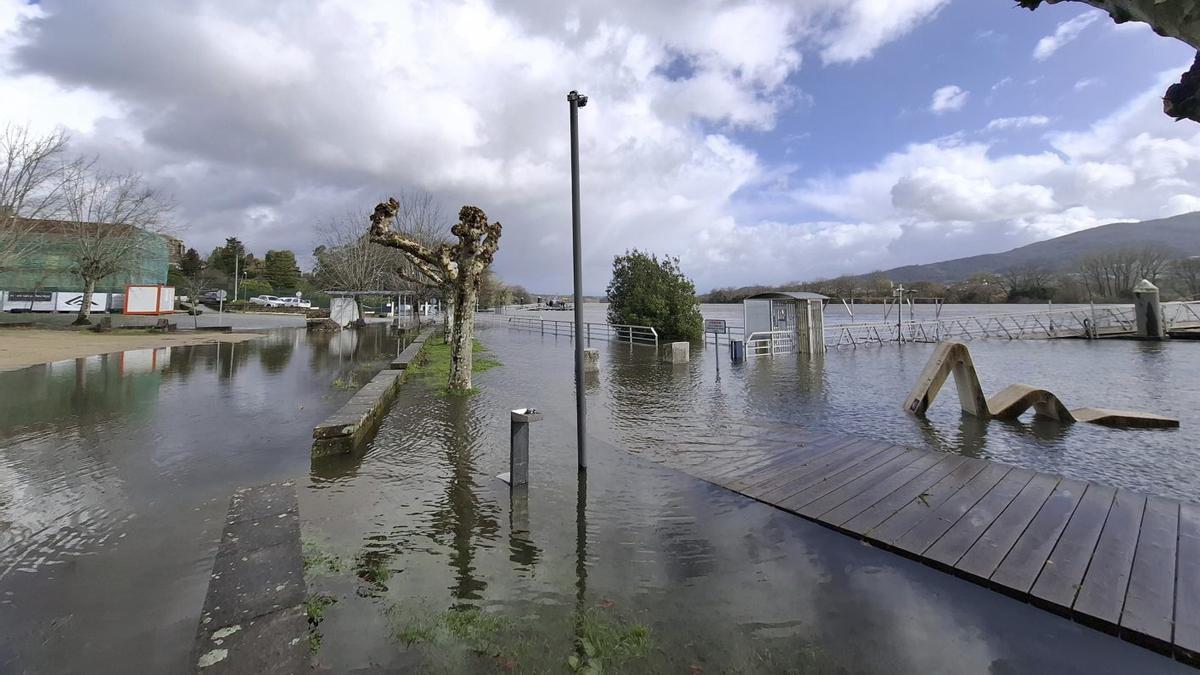 Leonardo borra las orillas del Miño