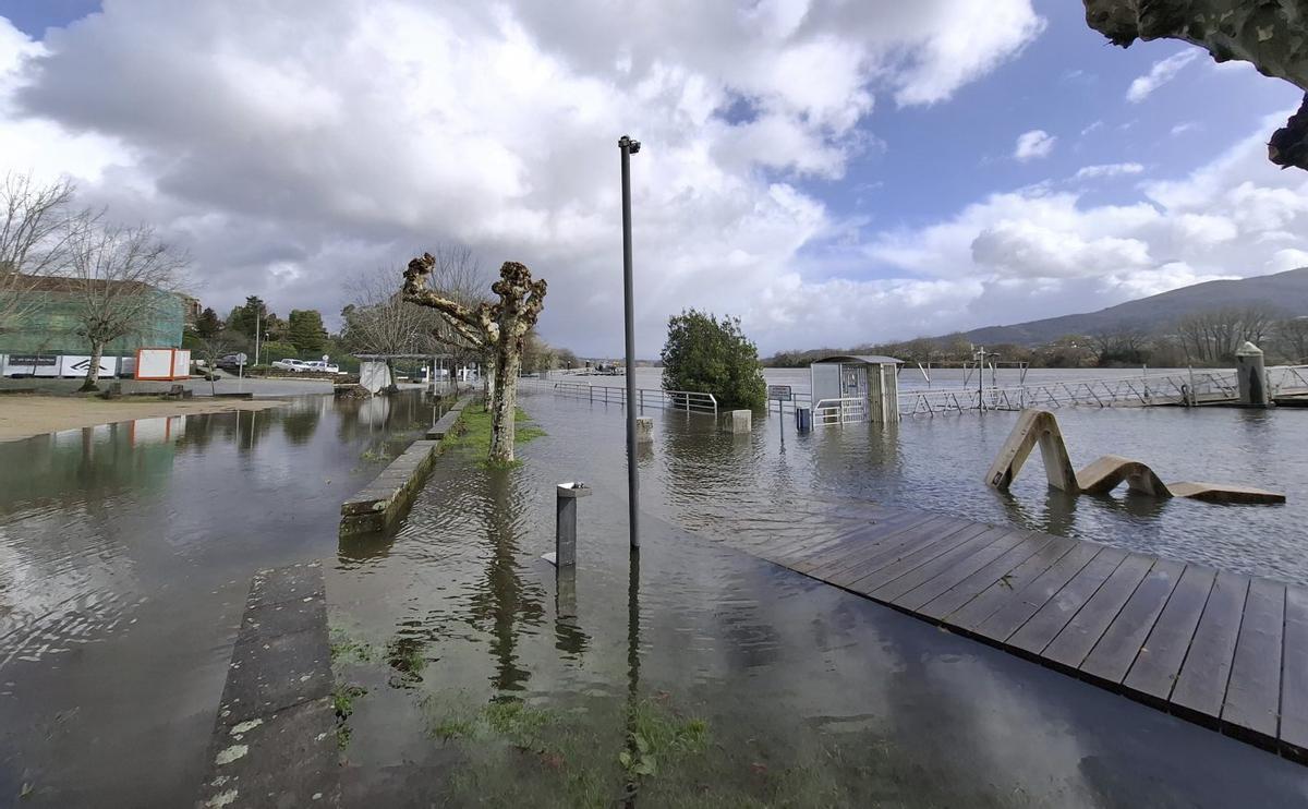 Leonardo borra las orillas del Miño