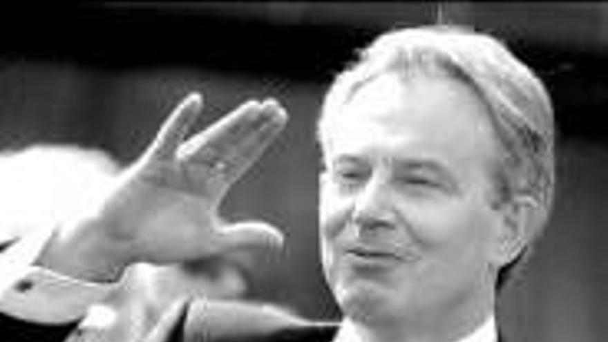 Blair insiste en defender la guerra de Irak al anunciar que deja el poder