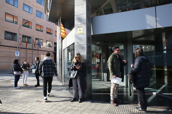 Catalunya fa el primer pas per concentrar en una finestreta única les 50 ajudes socials de set  conselleries