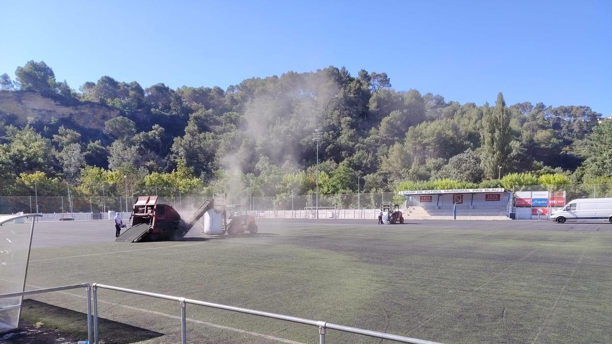 El Camp de Futbol Pas Blau en obres