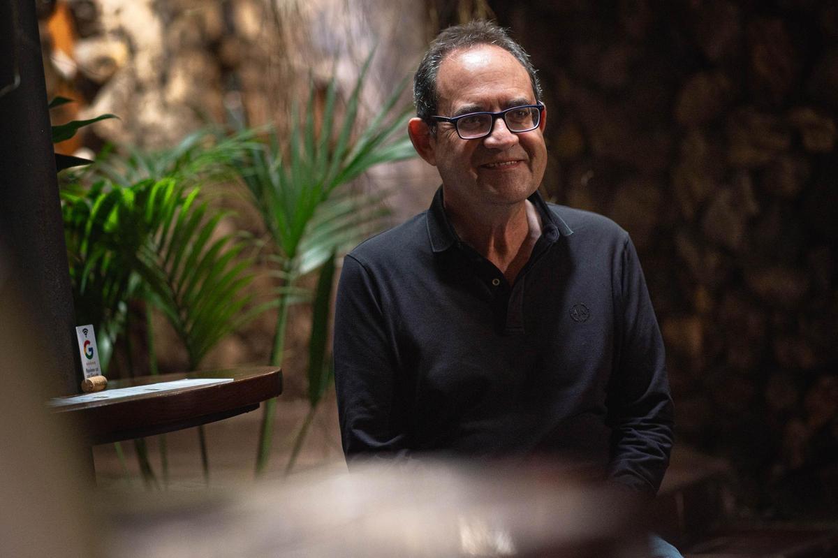 El químico, propietario de bodegas Viñátigo, revolucionó el sector del vino en Canarias