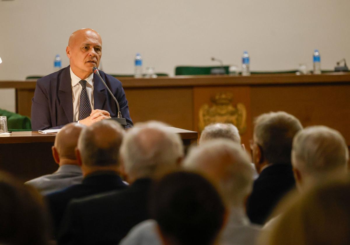 Valencia VLC Clausura del Curso Académico de la Real Academia de Bellas Artes de San Carlos. Conferencia de Joan Carles Martí director del periódico Levante EMV