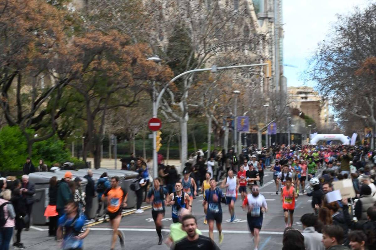 Has participado en la Marató de Barcelona 2024? ¡Búscate en las fotos¡