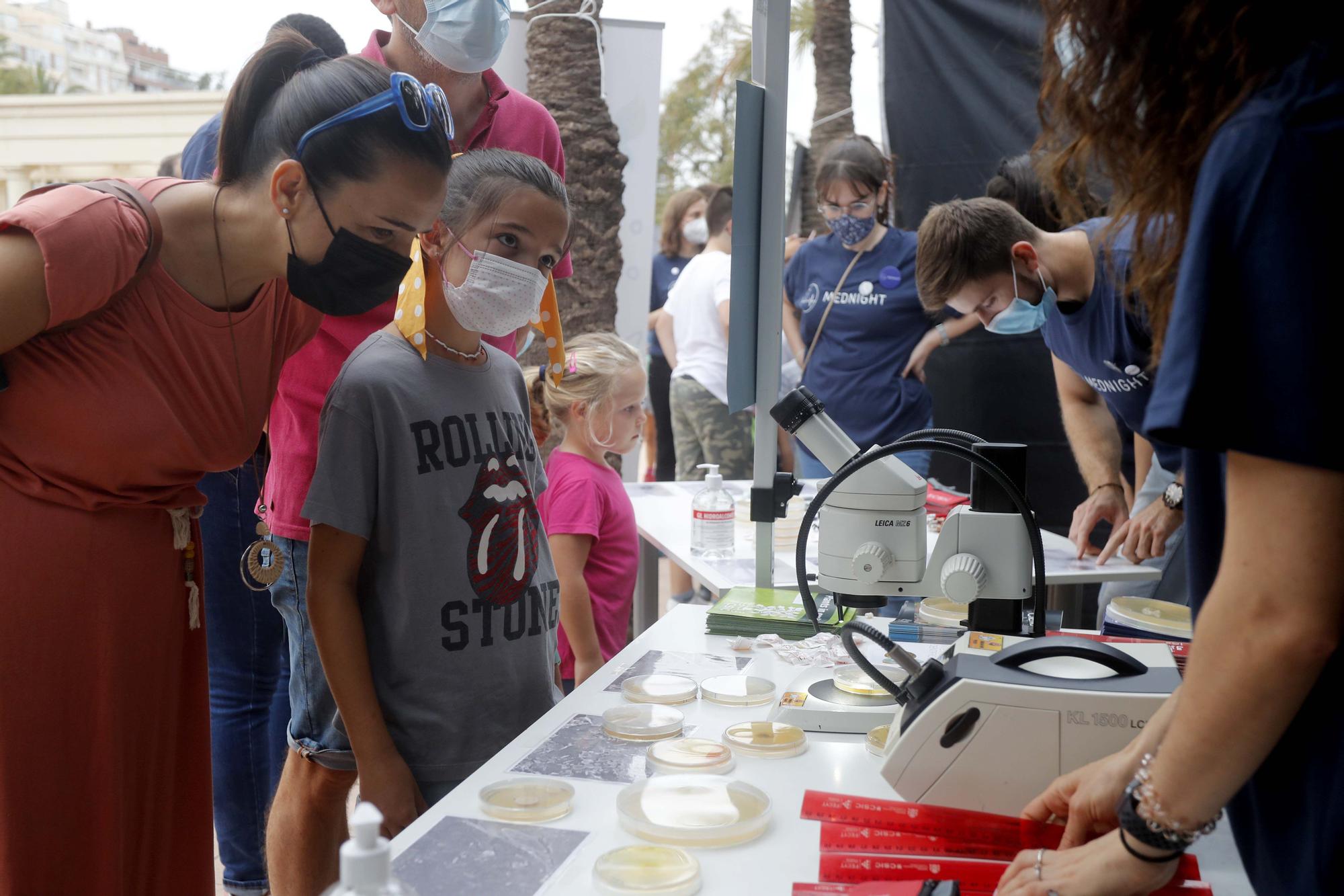 La ‘Nit Mediterrània de les Investigadores’ acerca la ciencia a los niños