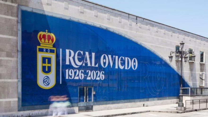 La estación de autobuses de Oviedo luce muy azul | R. O.