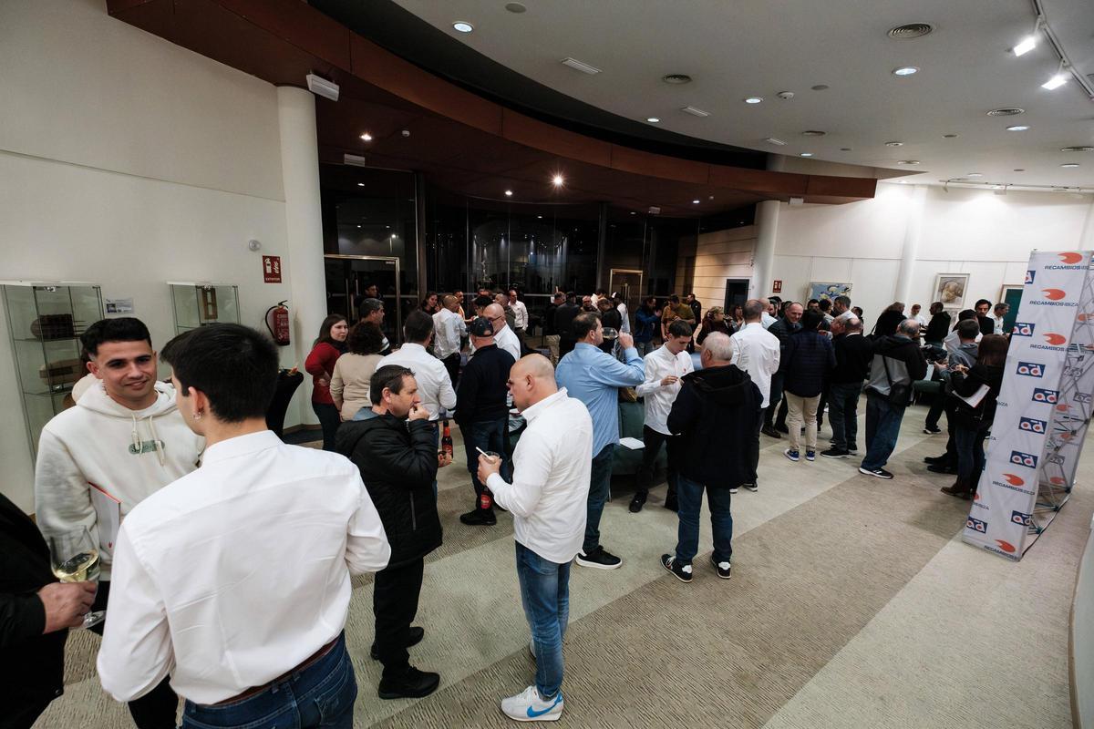 Attendees enjoyed a cocktail after the convention organized by Recambios Ibiza.