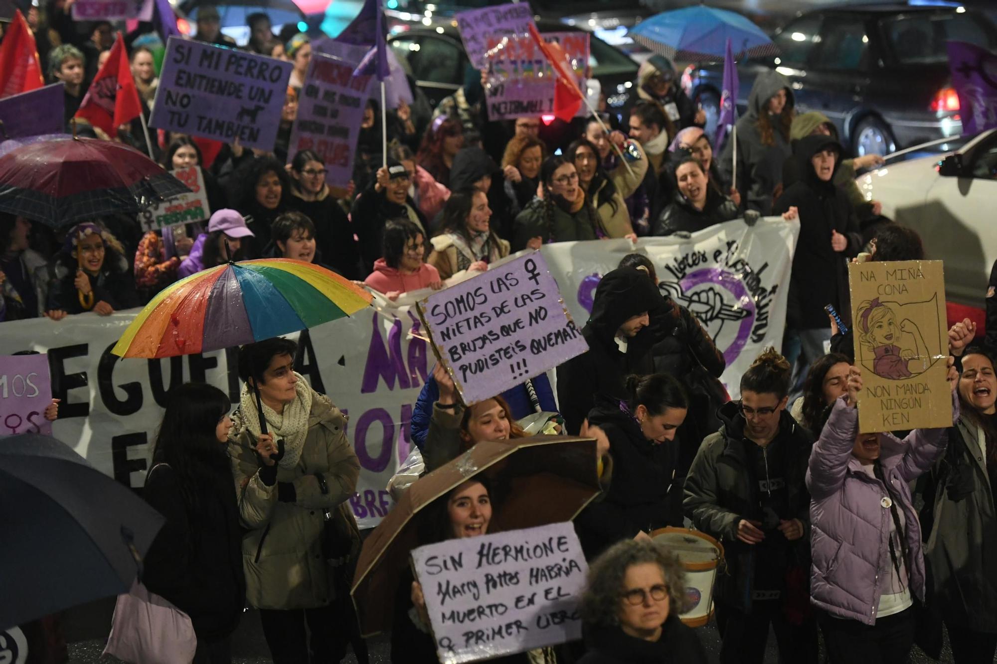 8M: unos 3.000 manifestantes marchan en A Coruña por los derechos de la mujer