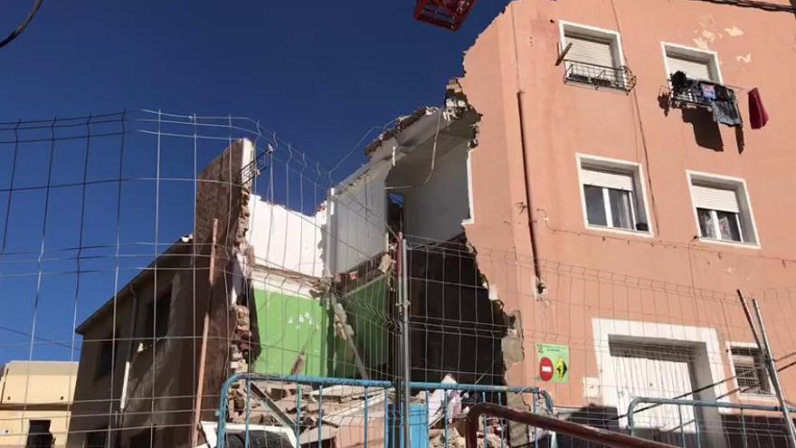 El edificio en ruinas de Elda se desploma sin causar heridos