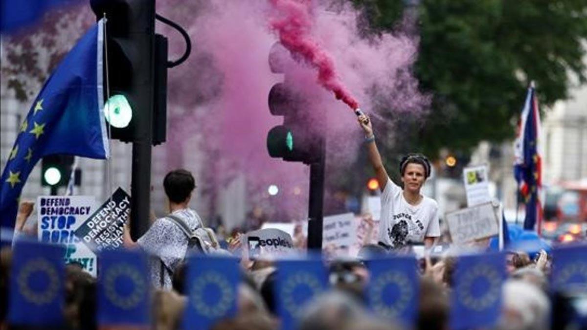 Manifestantes contra el ’brexit’ ante el Parlamento de Westminster. 