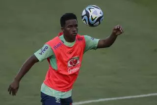 Endrick, el cuarto jugador más joven en debutar con Brasil