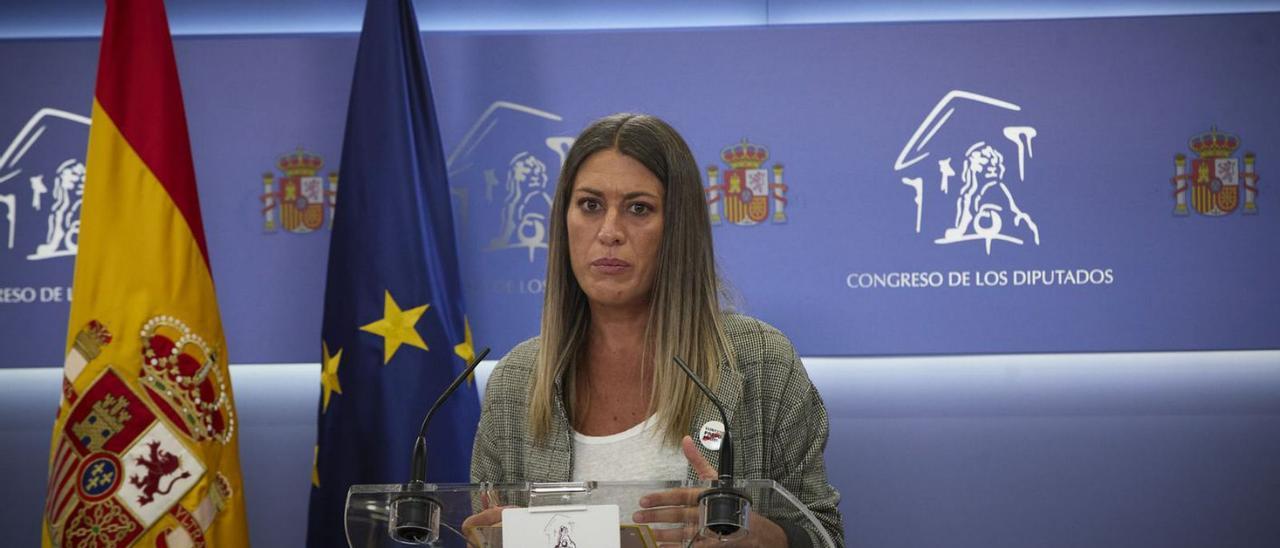 L’actual portaveu de Junts al Congrés, Míriam Nogueras, atenent la premsa. | EUROPA PRESS