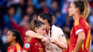 Pina, María Méndez, Vicky López y Alexia tras perder la final de la Eurocopa