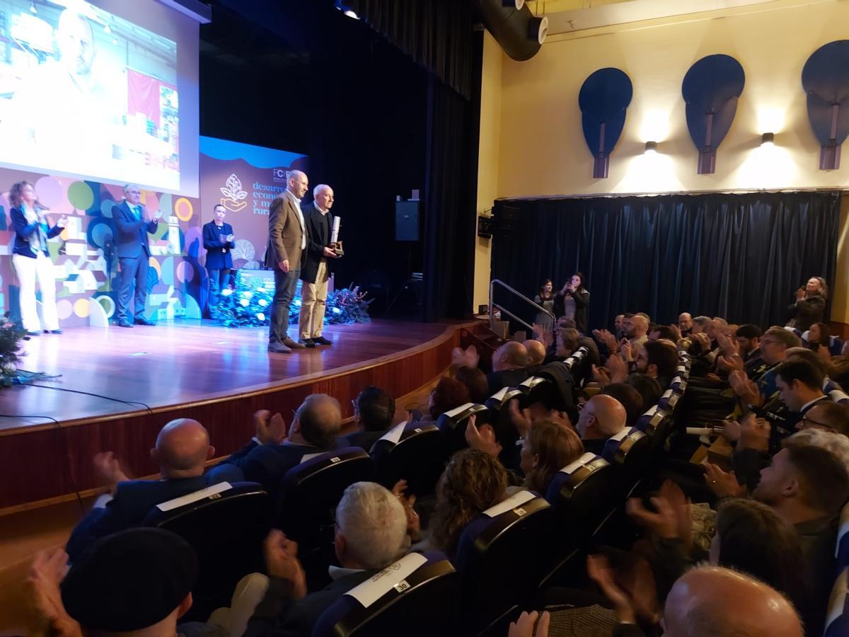 El aplauso a los responsables de Distribuciones Murias.