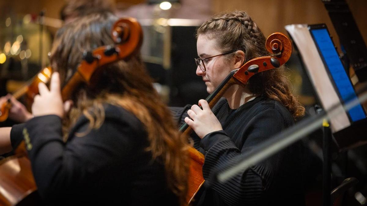 La influencer habla de Mozart, métricas y música clásica para veinteañeros.