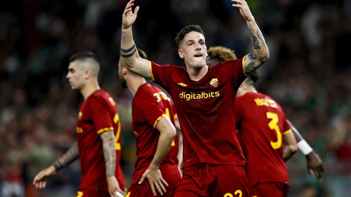 Los jugadores de la Roma celebran la victoria.