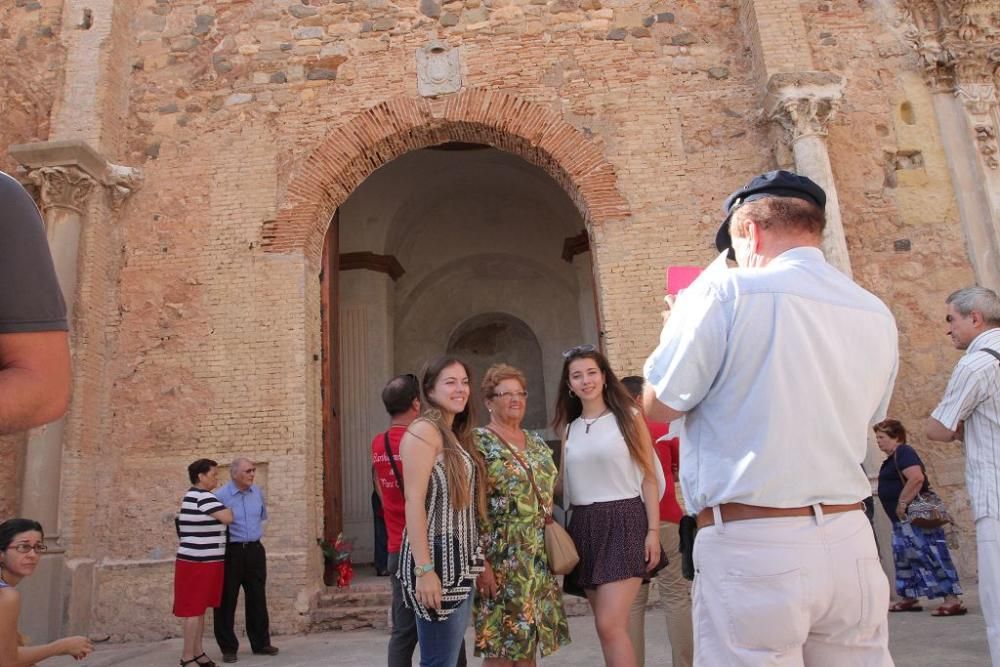 Primeros visitantes a la Catedral Vieja de Cartagena