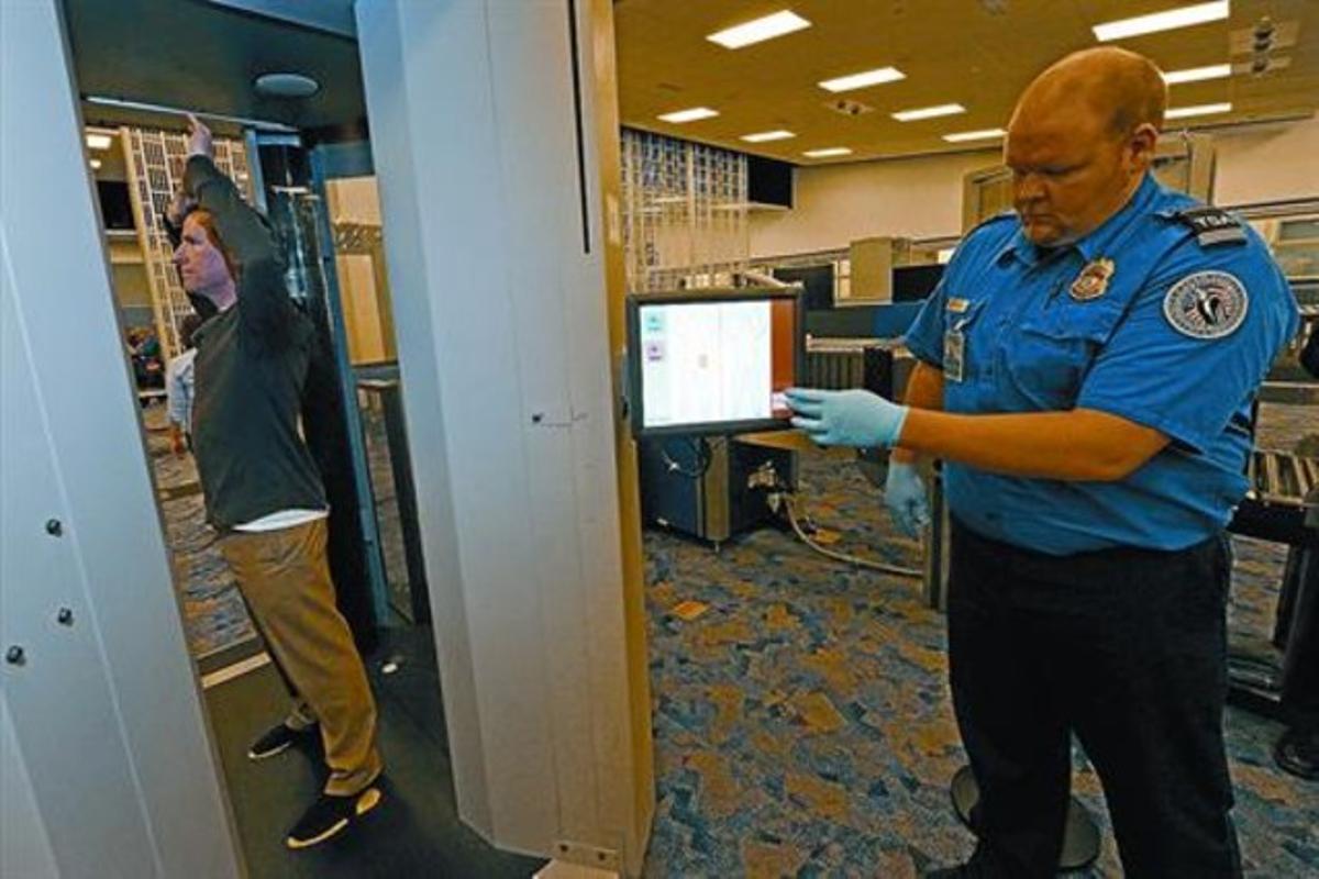 Emily Reay és una jove britànica a qui li agrada cantar.