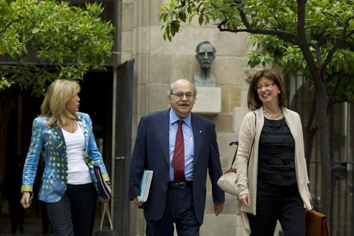 Joana Ortega, Andreu Mas-Colell i Irene Rigau, que seguiran en els seus càrrecs, en una imatge d’arxiu.