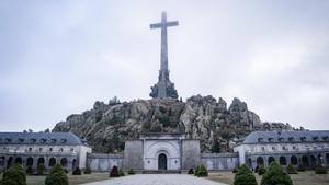 Entrada trasera a la basílica del Valle de los Caídos, en San Lorenzo del Escorial (Madrid).