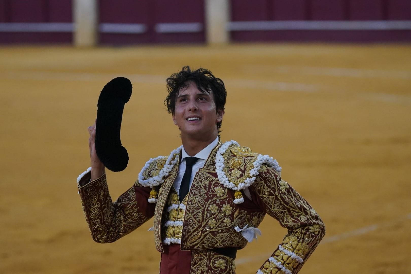 Toros en la Feria I Sexta corrida de abono y puerta grande de Roca Rey