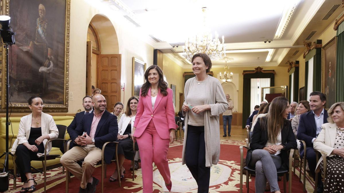 VÍDEO: La Alcaldesa, Carmen Moriyón, firma la escritura de la parcela adquirida por la Universidad Europea en la ampliación del Parque Científico y Tecnológico en la Pecuaria