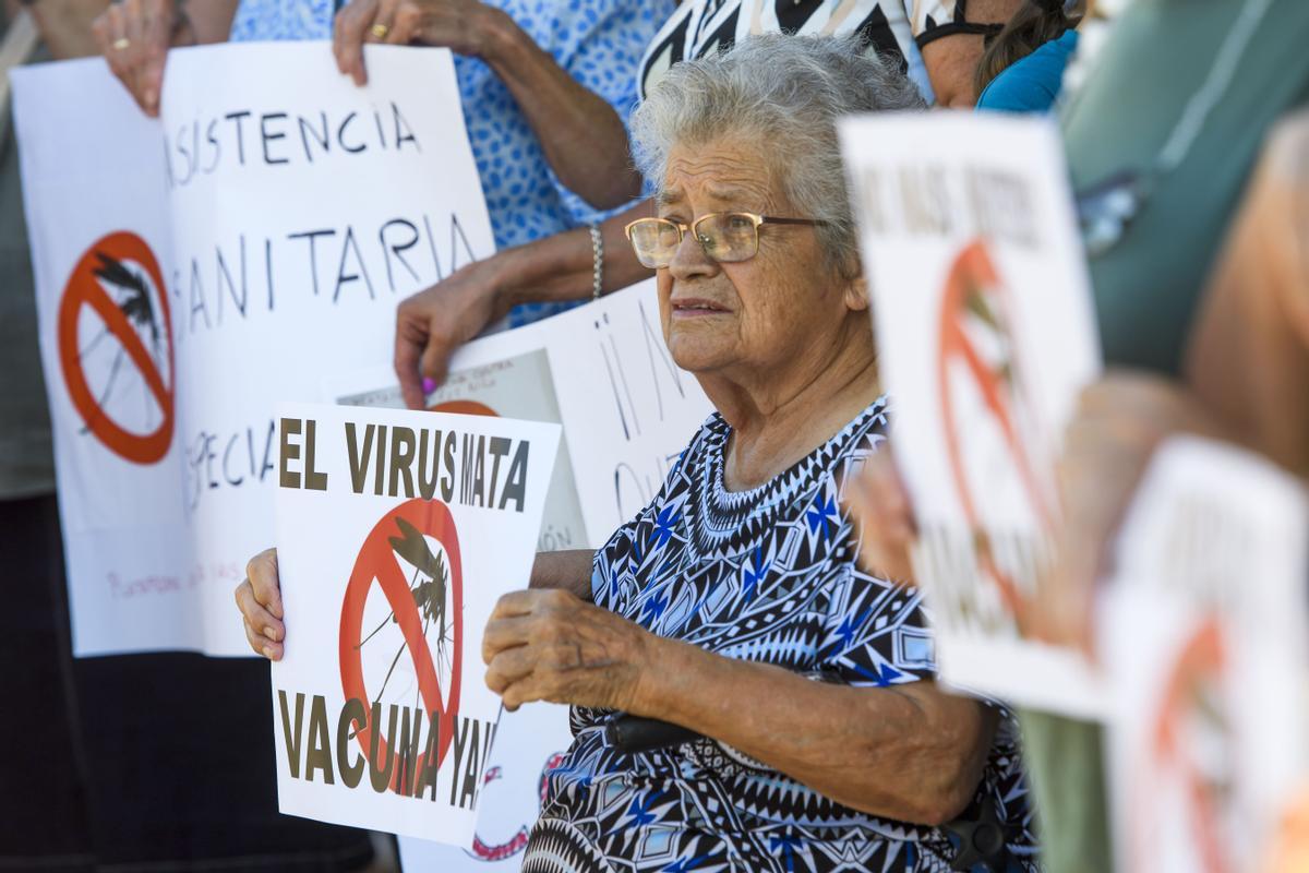 Afectados por el virus del Nilo anuncian una asociación durante su última protesta