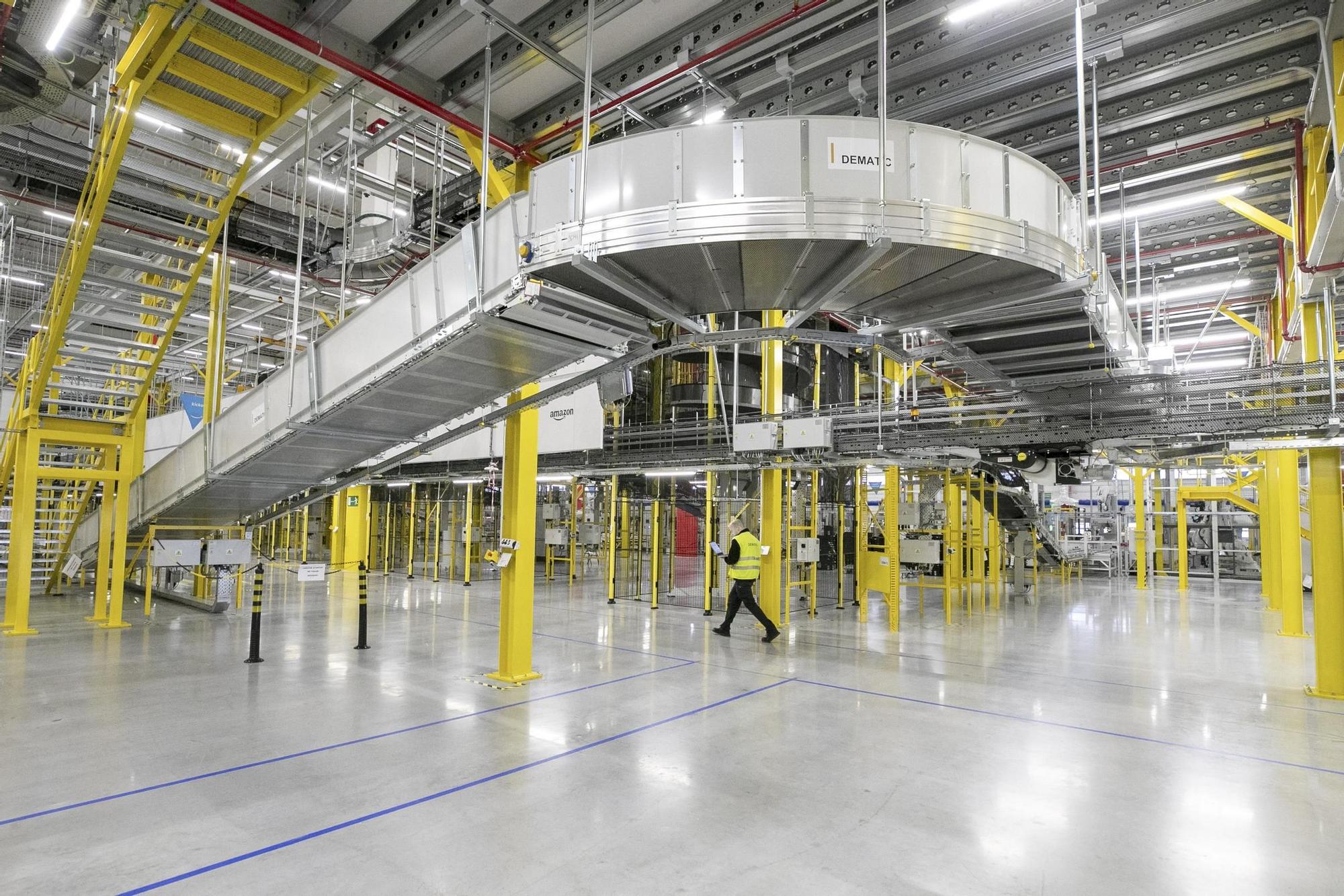 El centro logístico de Amazon en PlaZa, de los tres más punteros de Europa
