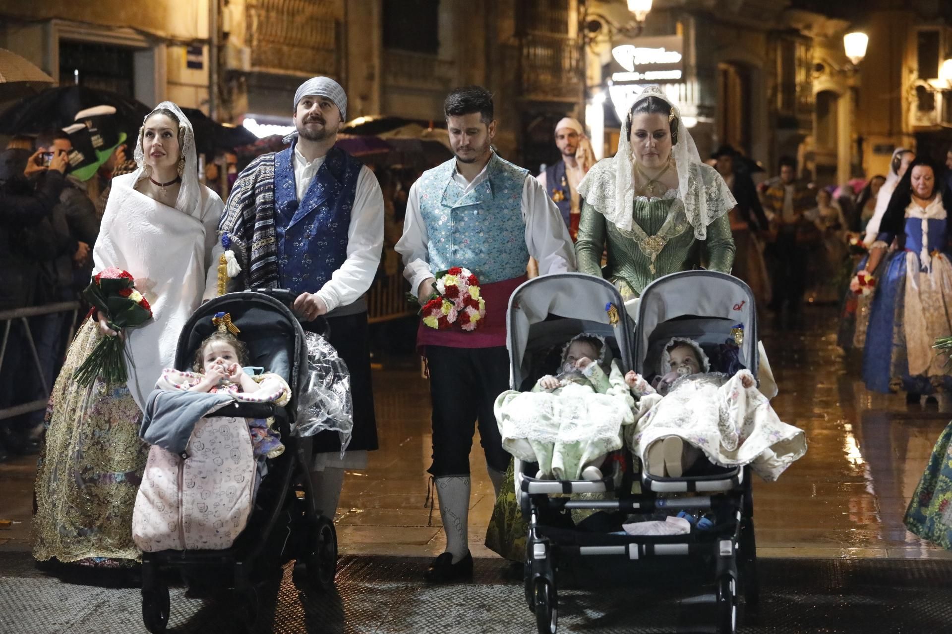 Búscate en el primer día de ofrenda por la calle de la Quart (entre las 19:00 a las 20:00 horas)