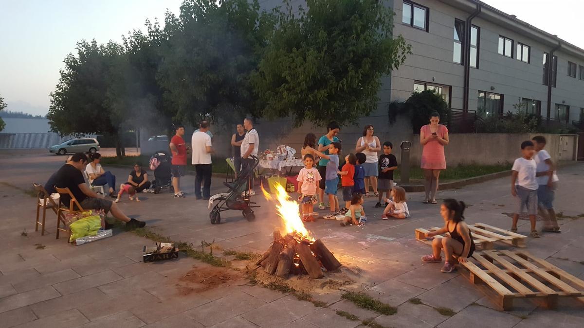 Una imagen de la primera cacharela en O Castiñeiriño en el año 2018