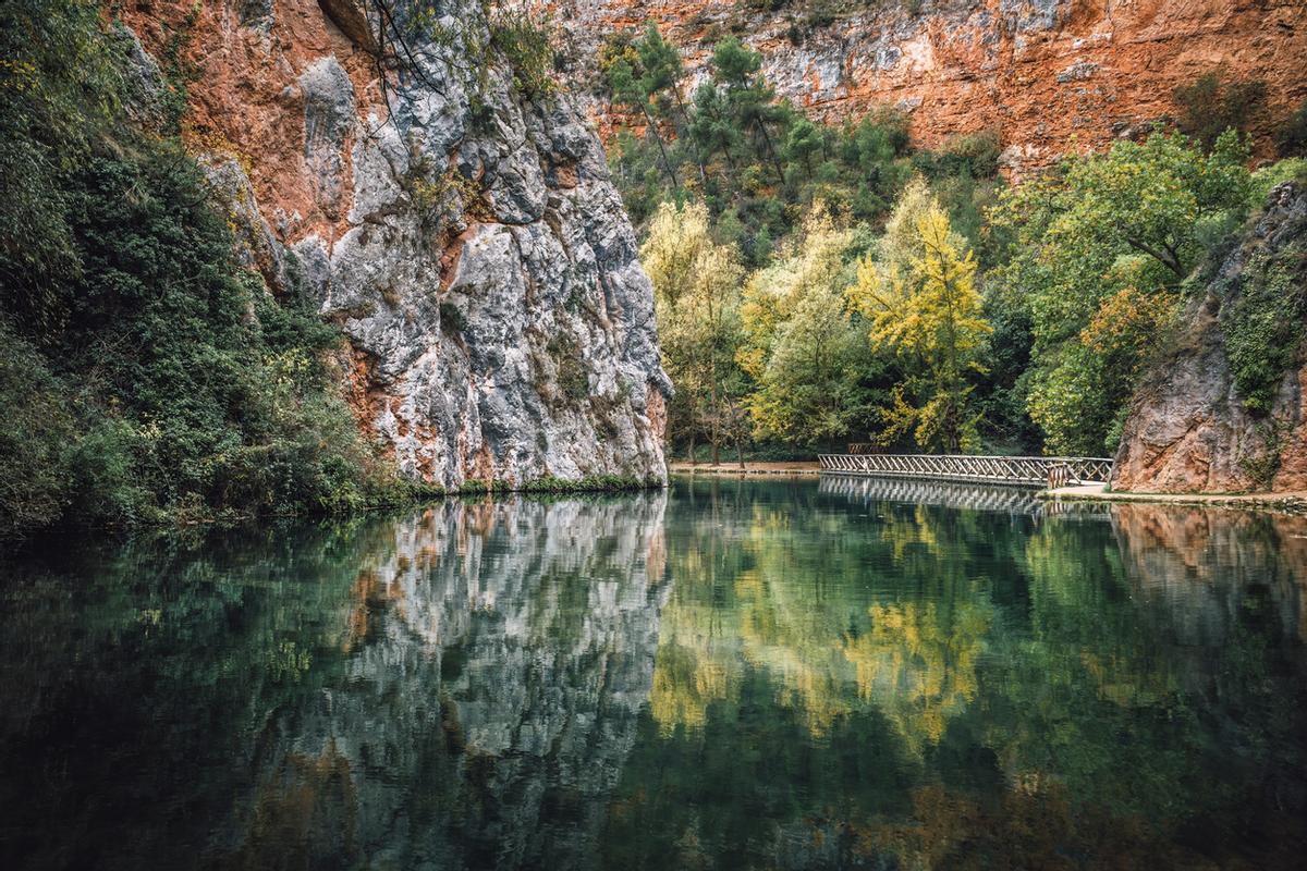 El Lago del Espejo en el parque del monasterio