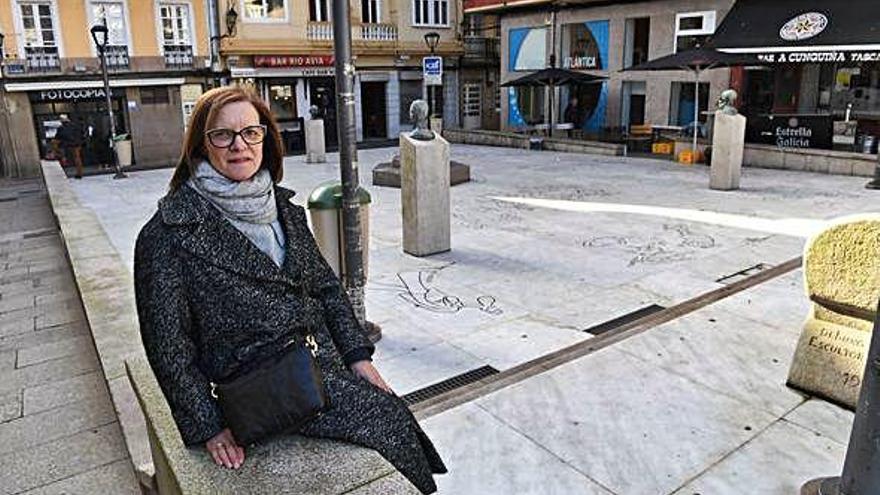 Beatriz Rodríguez posa en la plaza del Humor, 13 años después de la prohibición del botellón.
