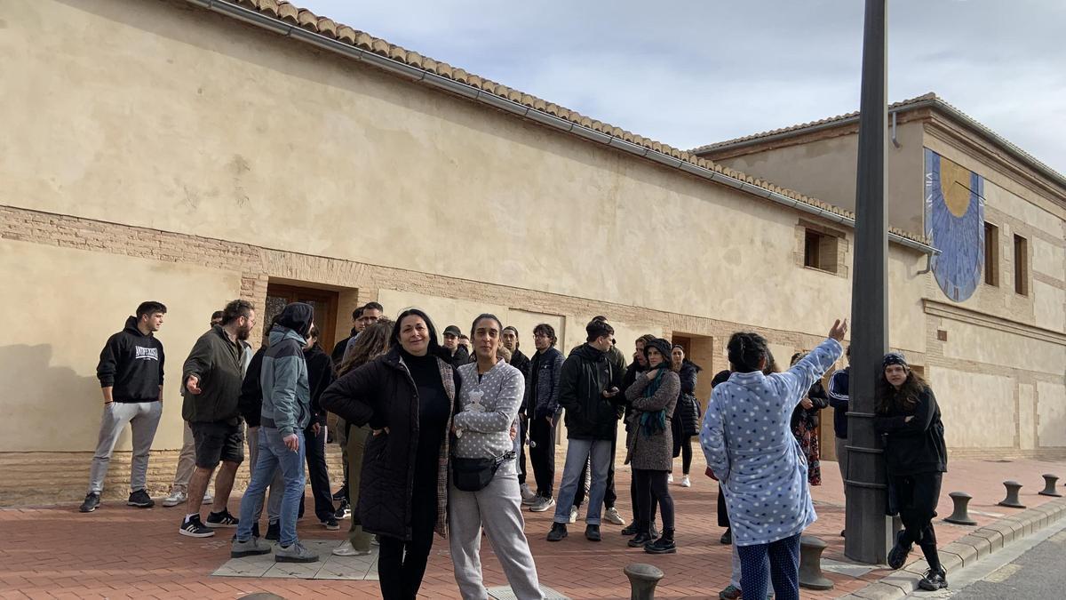 Antonia, acompañada por el Sindicato de Vivienda de València