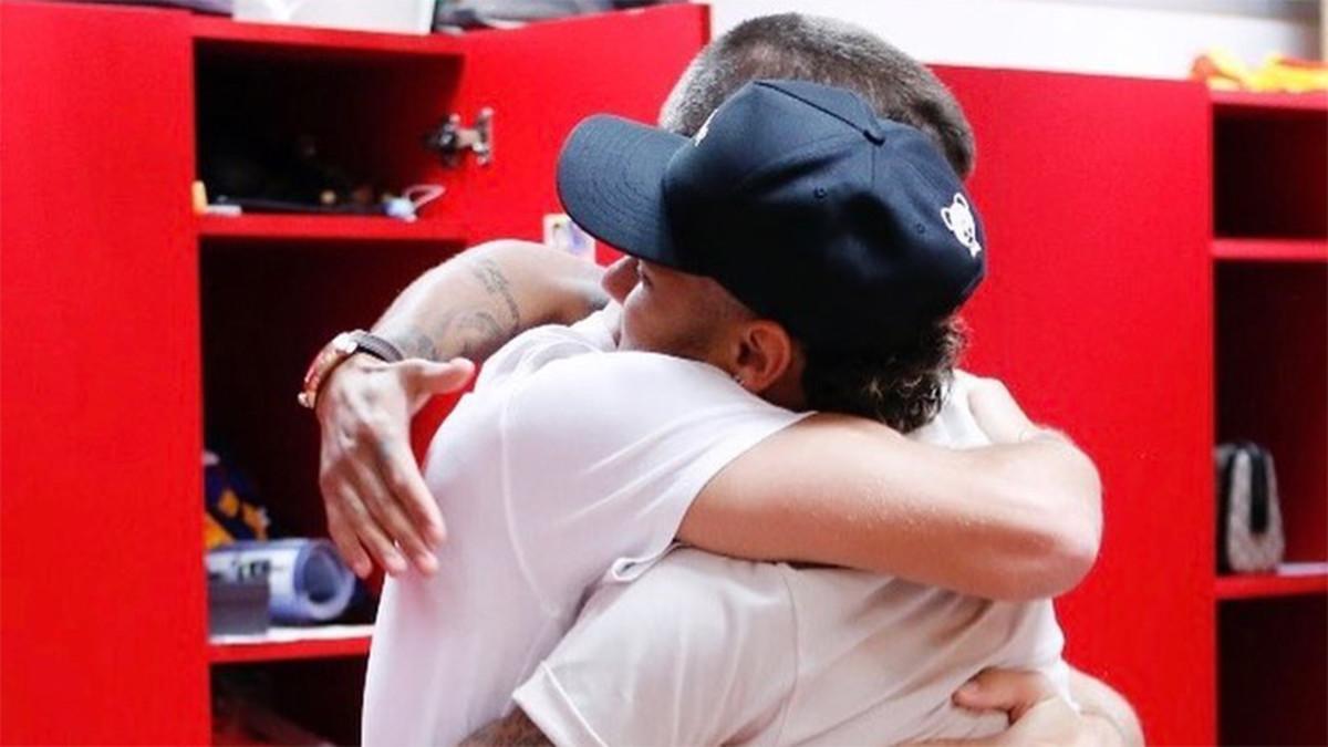 Piqué se despidió de Neymar en el vestuario azulgrana