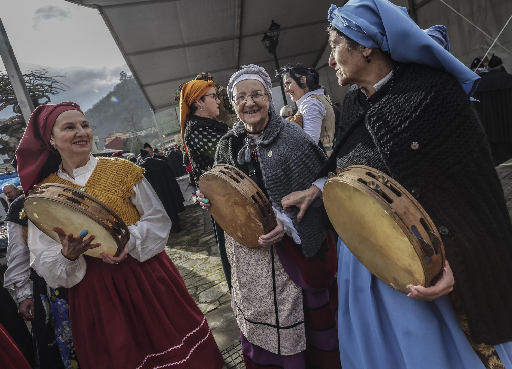 XVII Gran Capítulo de la Cofradía de los Nabos en La Foz de Morcín.