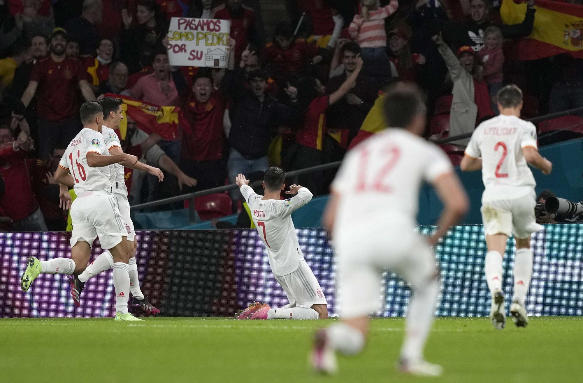 Así celebra la selección española el gol de Morata en la semifinal contra Italia