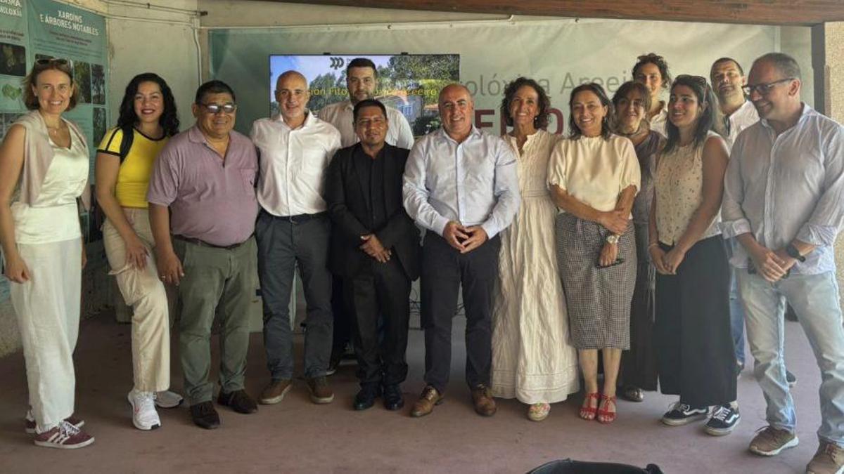 Visita técnica de los participantes a la Estación Fitopatolóxica Areeiro.
