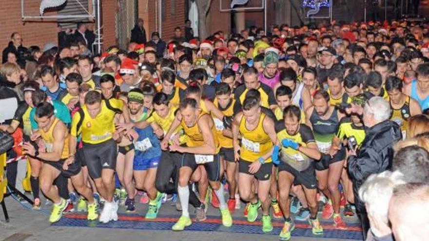 Moment de la sortida de la multitudinària Sant Silvestre de Vilanova del Camí