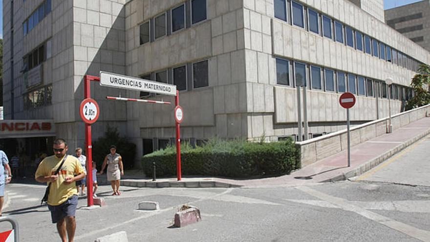 Hospital. El menor se encuentra ingresado en el Materno.