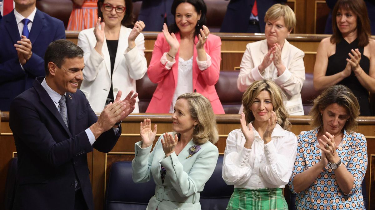 Pedro Sánchez junto a Nadia Calviño, Yolanda Díaz y Teresa Ribera.