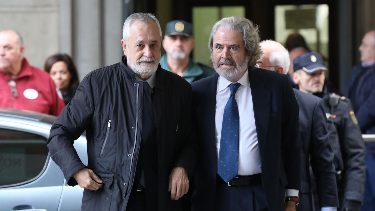 El expresidente de la Junta de Andalucía, José Antonio Griñán, a su llegada al juicio de los ERE.