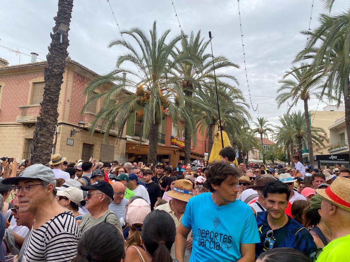 Miles de aspenses acompañan a la Virgen de las Nieves en la histórica romería de la Traída desde Hondón de las Nieves
