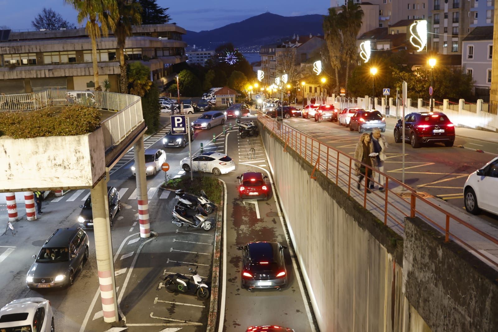 Vigo repite escenario: vuelven los atascos con la caída de la noche