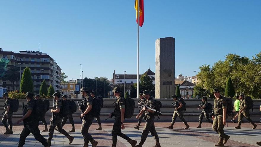 Los artilleros de Cerro Muriano, de marcha por las calles de Córdoba