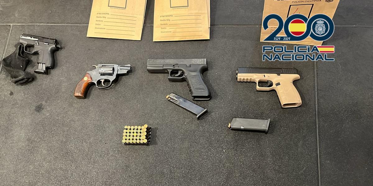 Las armas intervenidas en Alicante.