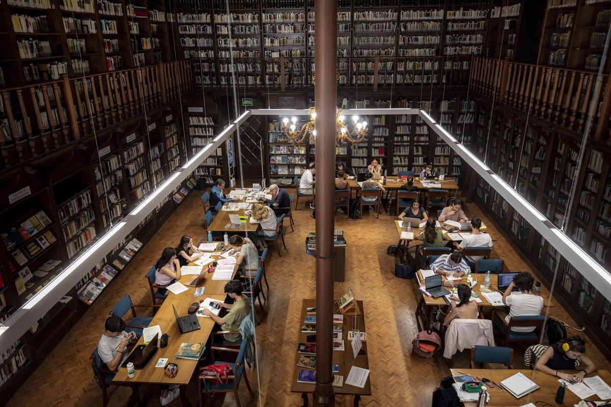 Imagen de la biblioteca de Cort.