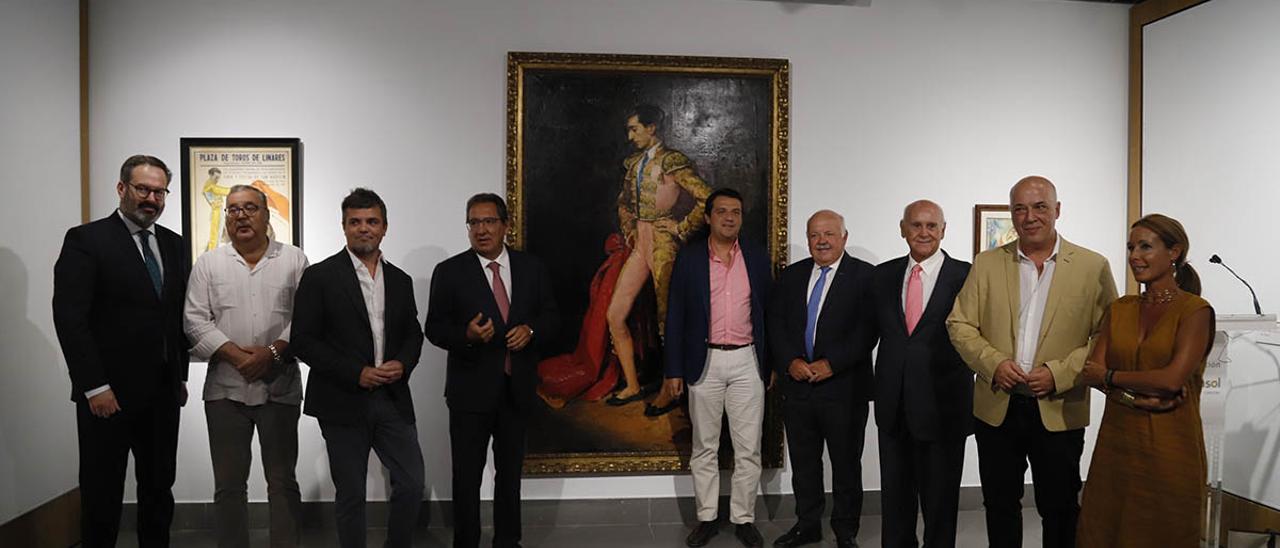 Autoridades y responsables de las instituciones organizadoras de la muestra, durante la jornada inaugural.