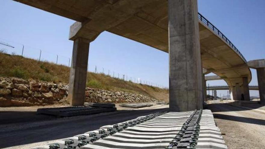 Plataforma del AVE, cuya puerta de entrada estaba abierta.