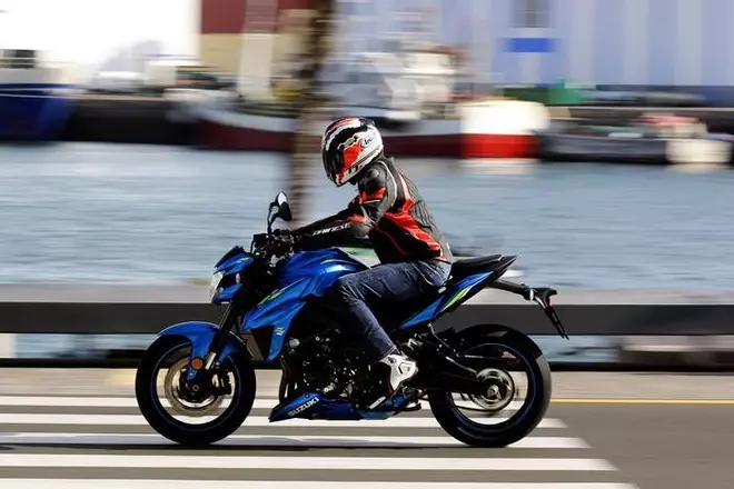 Suzuki GSX S750