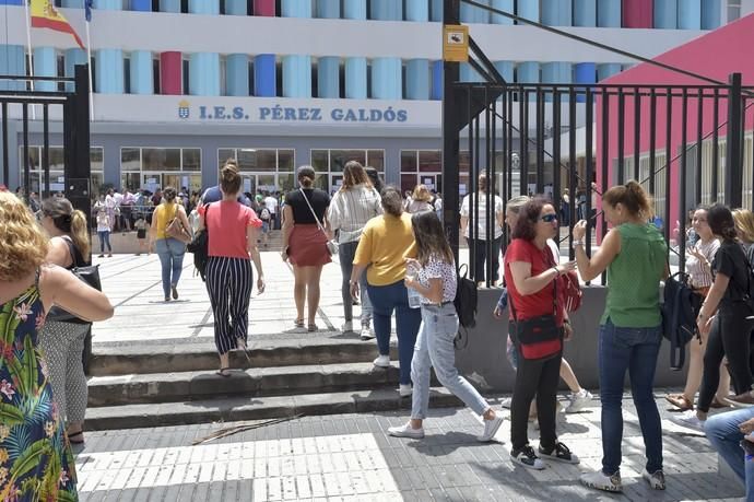 24-06-2019 LAS PALMAS DE GRAN CANARIA. Oposiciones Educación. Pruebas de acceso al cuerpo de maestros en la modalidad de Primaria, en los institutos de la calle Tomás Morales  | 24/06/2019 | Fotógrafo: Andrés Cruz